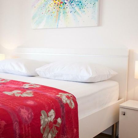 Luxury Beach Front Apt With Seaside View And Free Parking Spalato Esterno foto