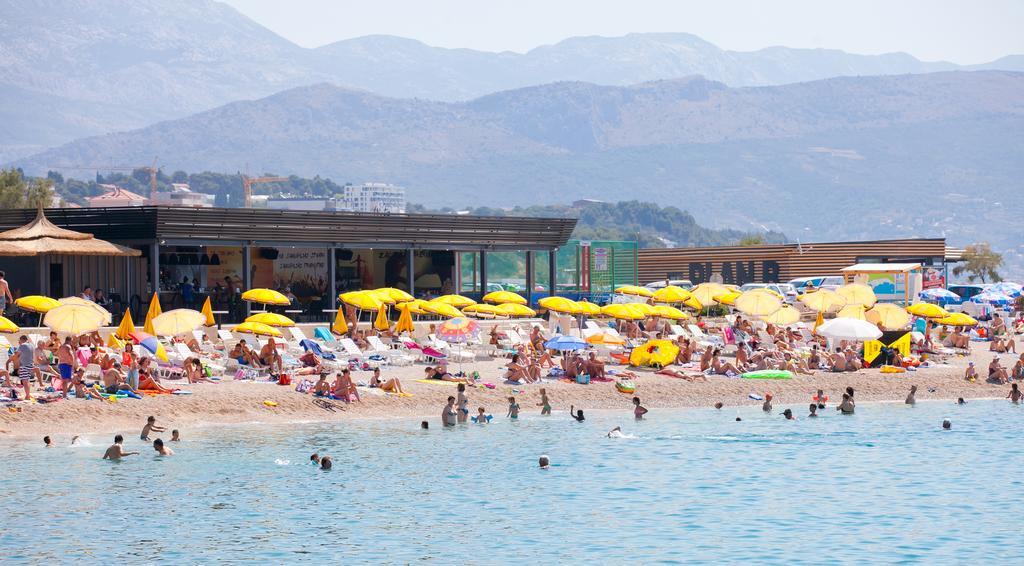 Luxury Beach Front Apt With Seaside View And Free Parking Spalato Esterno foto