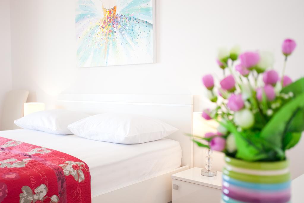 Luxury Beach Front Apt With Seaside View And Free Parking Spalato Esterno foto