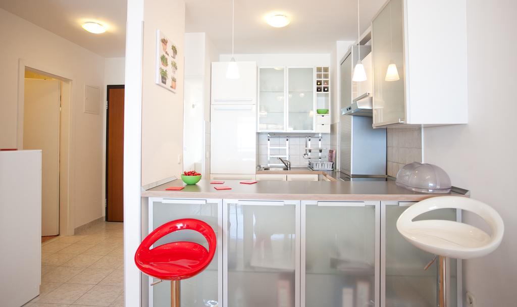 Luxury Beach Front Apt With Seaside View And Free Parking Spalato Esterno foto