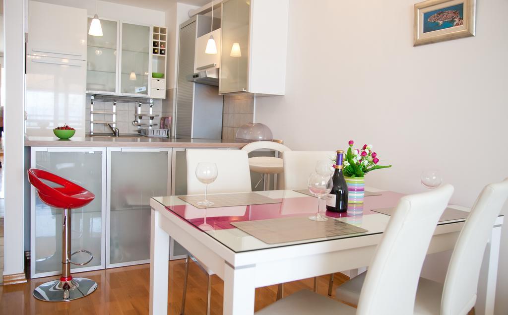 Luxury Beach Front Apt With Seaside View And Free Parking Spalato Esterno foto
