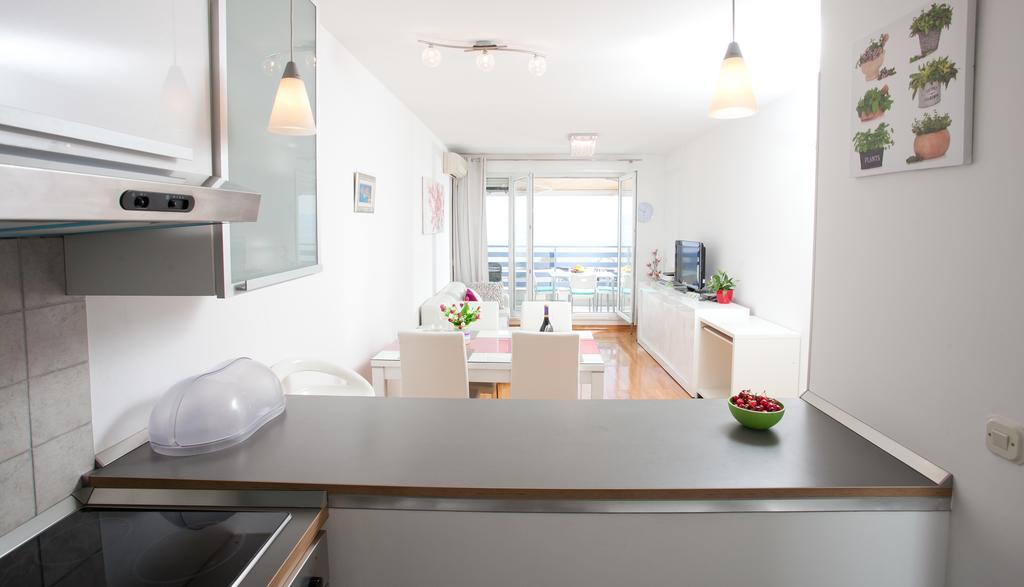 Luxury Beach Front Apt With Seaside View And Free Parking Spalato Esterno foto