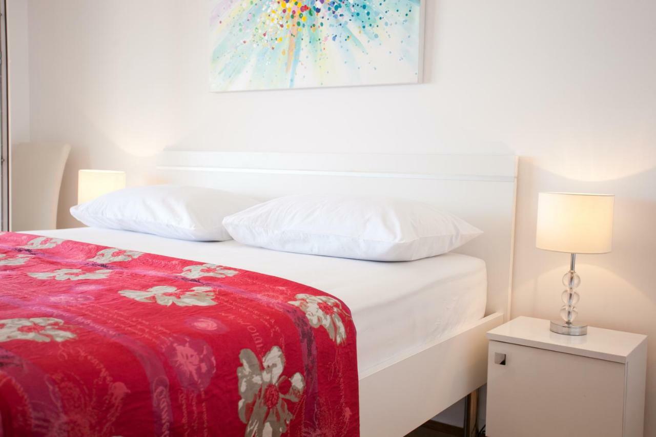 Luxury Beach Front Apt With Seaside View And Free Parking Spalato Esterno foto